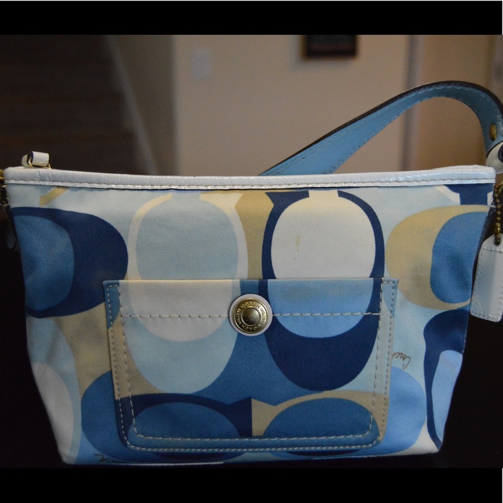 Coach Signature Handbag LO771-11733